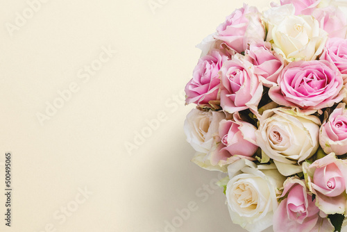  Mazzo di fiori di primavera delle rose e amore  © tiky224