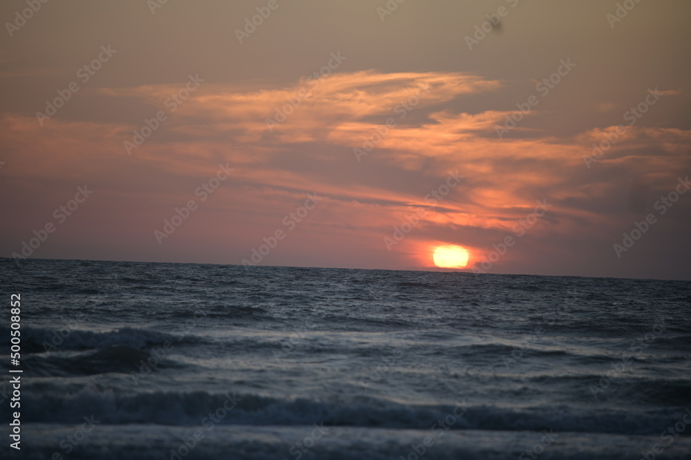 Obraz premium sunset over the sea