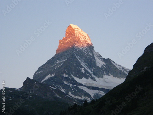 朝焼けのマッターホルン Sunrise Matterhorn © 啓享 今長谷