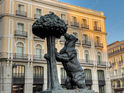 View of the iconic bear and the strawberry tree (oso y el madroño) un the Puerta de Sol plaza un Madrid Spain