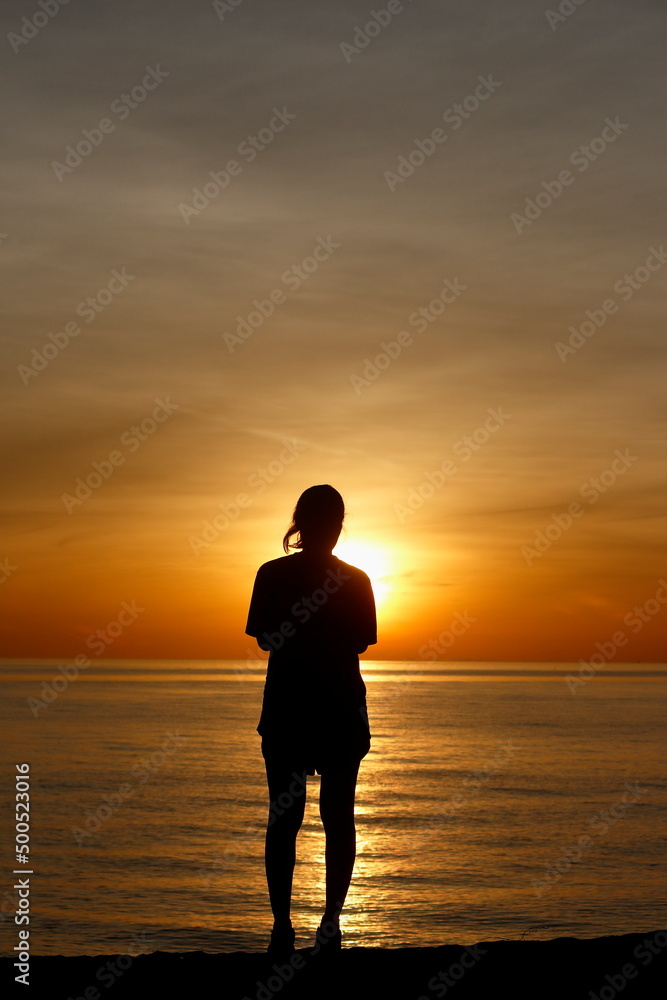 photo set woman silhouette enjoy the sunrise