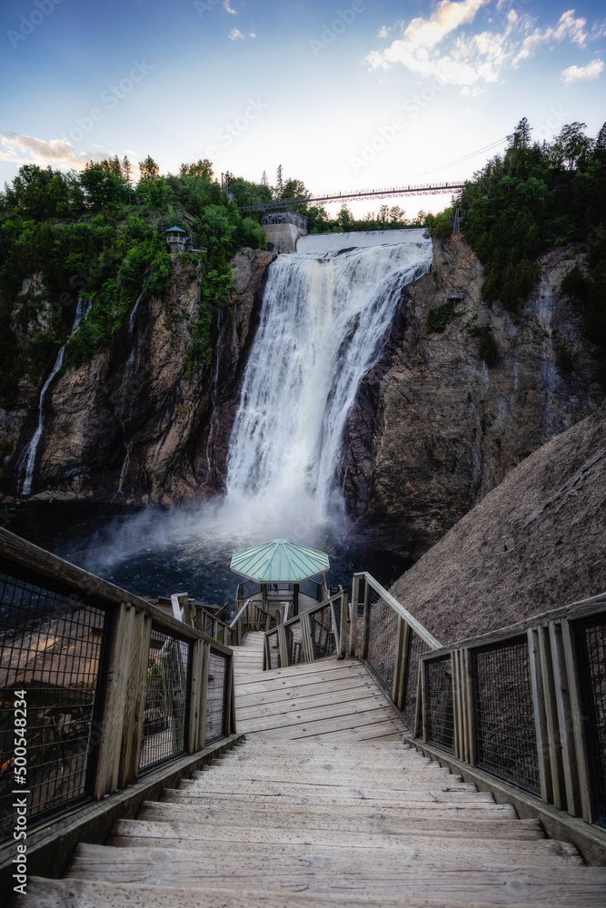 Obraz premium Montmorency Falls and Bridge quebec