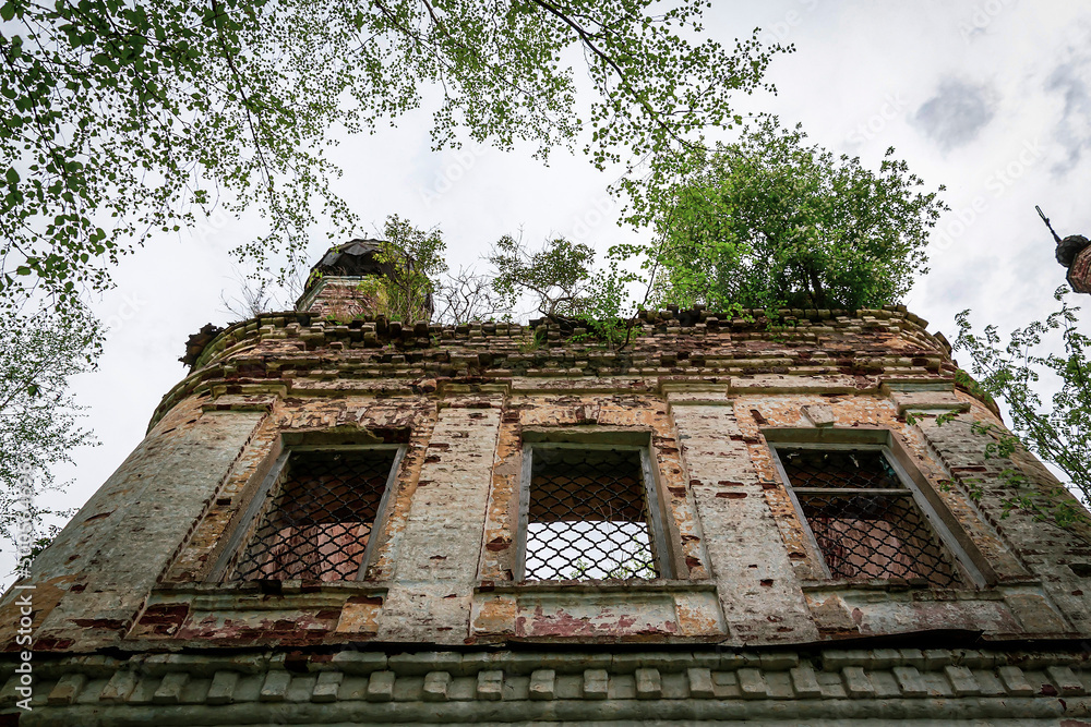 Naklejka premium the destroyed Orthodox church