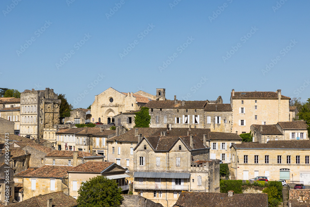 Vue sur la ville de Saint-Emilion (Nouvelle-Aquitaine, France)