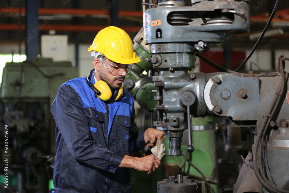 Professional men engineer worker skills quality, maintenance, training industry factory worker , warehouse Workshop for factory operators, mechanical engineering team production. Professional men engineer worker skills quality, maintenance, training industry factory worker , warehouse Workshop for factory operators, mechanical engineering team production.