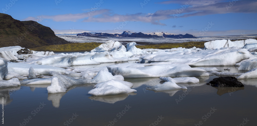 Beautiful Icebergs in Iceland Beautiful Icebergs in Iceland