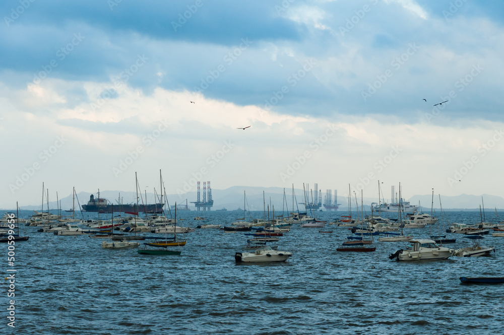 Obraz premium Boats and yachts at Gateway of India bay