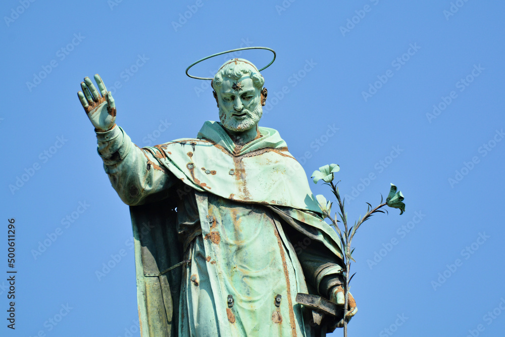 Fototapeta premium La statua di San Domenico a Bologna, Emilia Romagna, Italia.