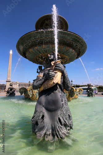 Paris - Place de la Concorde - Fontaine des Mers
