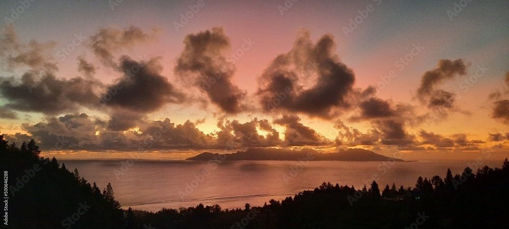 crépuscule entre tahiti et Moorea
