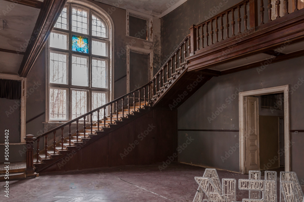 Obraz premium Urban exploration in an old abandoned hospital in a historic villa in Poland