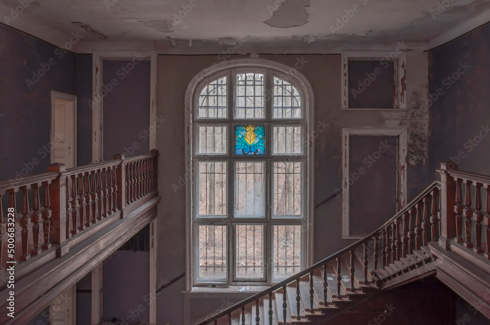 Obraz premium Urban exploration in an old abandoned hospital in a historic mansion in Poland - Urbex in Turczynek