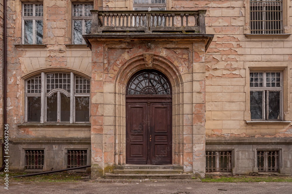 Urban exploration in an old abandoned hospital in a historic mansion in Poland - Urbex Urban exploration in an old abandoned hospital in a historic mansion in Poland - Urbex