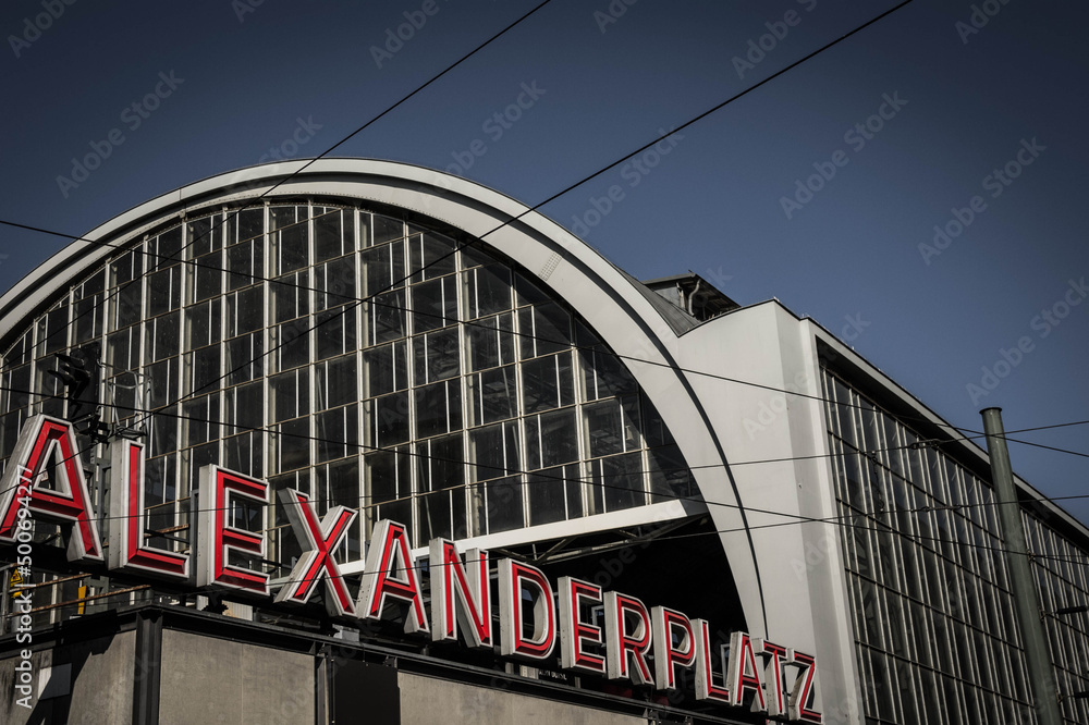 Fototapeta premium alexanderplatz train station and tv tower