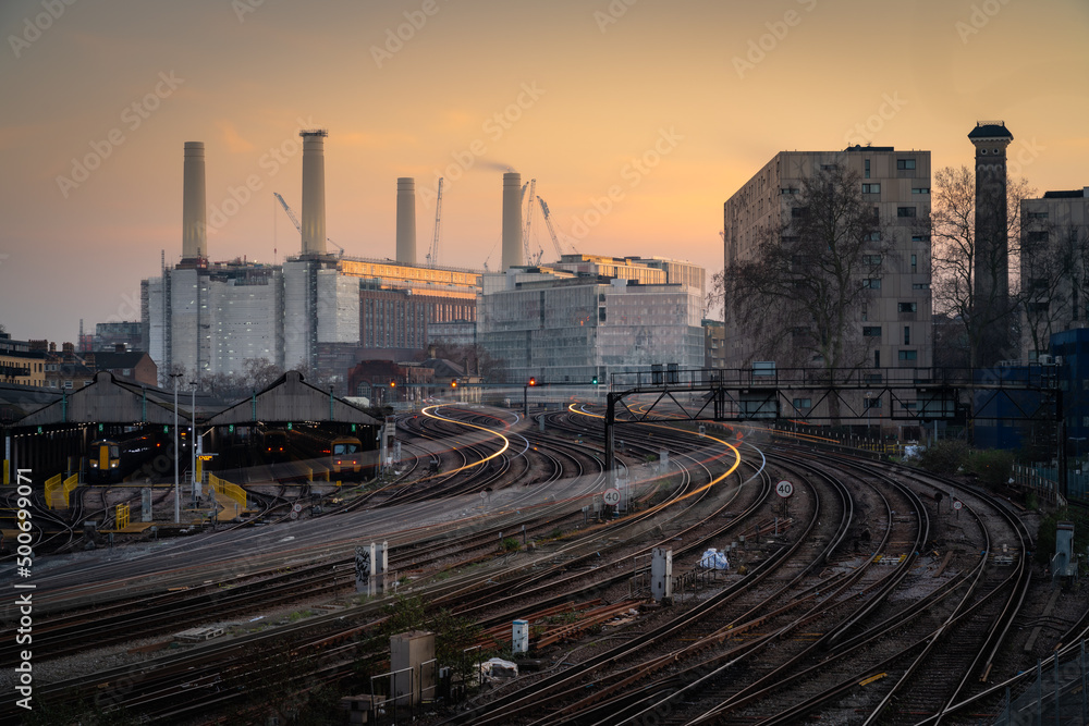 Fototapeta premium Battersea Power Station from Victoria Railway Station