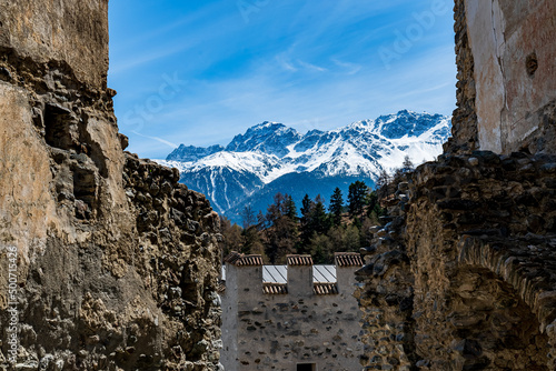 The old wall from castle Lichtenberg horizontal