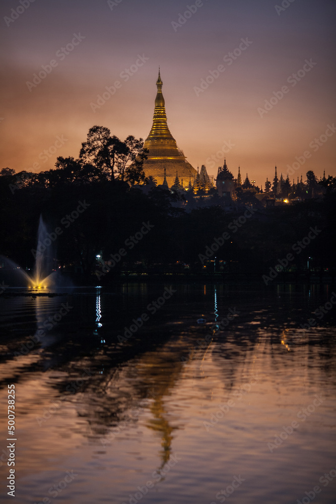 Shwedagon Pagoda, Landmark of Myanmar in Yangon