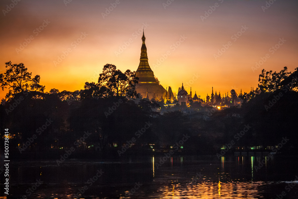 Shwedagon Pagoda, Landmark of Myanmar in Yangon