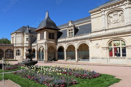 Le pavillon Anne de Beaujeu, bâtiment du château des ducs de Bourbon, vu de l'extérieur, ville de Moulins, département de l'Allier, France photo