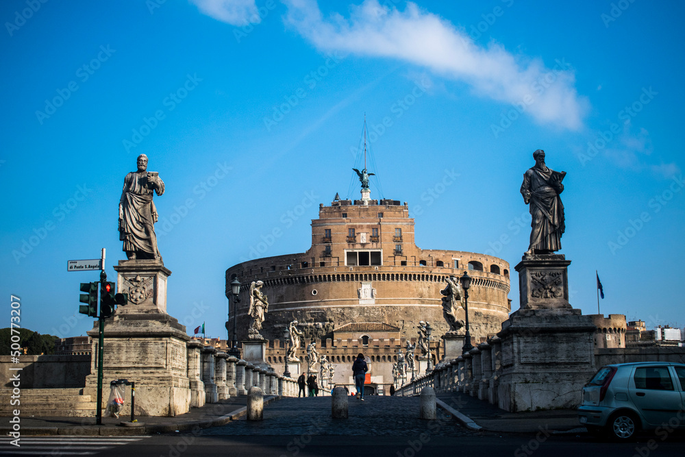 Fototapeta premium statue of saint peter