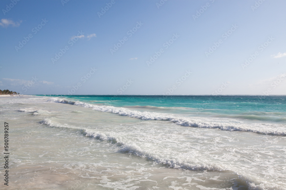 メキシコ・ユカタン半島にあるトゥルムビーチのカリブ海