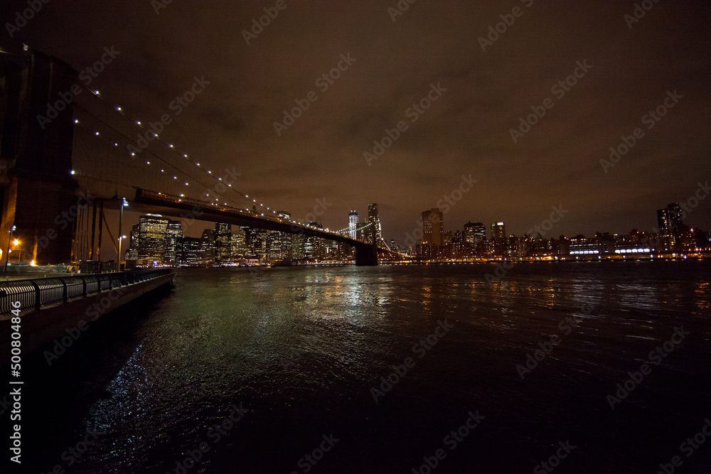 Fototapeta premium ニューヨーク・ブルックリンブリッジの夜景