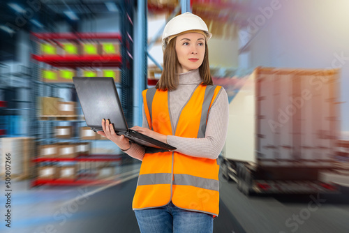 Logistic specialist. Woman ...