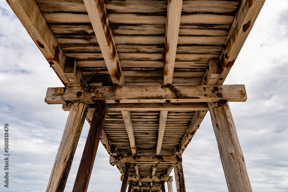 Obraz premium underneath the jetty at Port Noarlunga South Australia on February 28th 2022