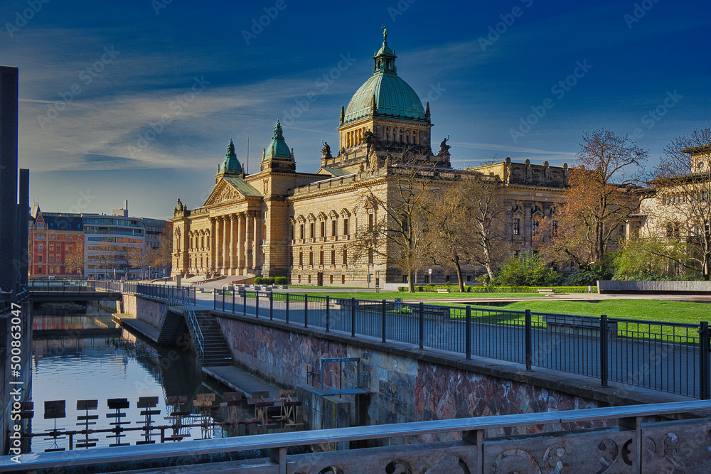 Bundesverwaltungsgericht mit Pleißemühlgraben, Gericht, in Leipzig, Sachsen, Deutschland Bundesverwaltungsgericht mit Pleißemühlgraben, Gericht, in Leipzig, Sachsen, Deutschland