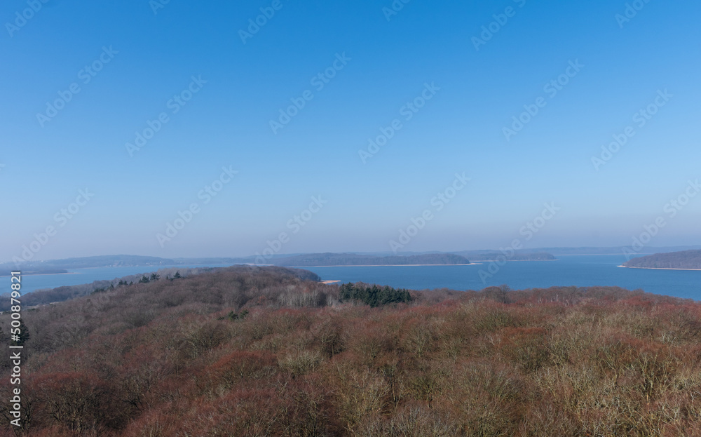 Blick vom Baumwipfelpfand auf Rügen auf den Jasmumder Bodden