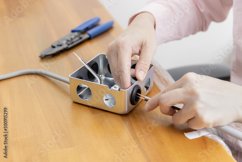 Wallpaper Mural 電気工事士の技能試験の練習 Torontodigital.ca