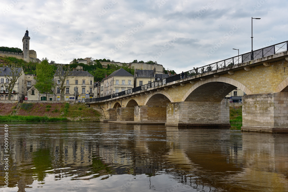 Frankreich - Chinon - Fluss Vienne - Brücke