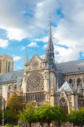 Notre Dame de Paris © adisa