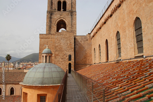 Bild auf Leinwand medieval cathedral in monreale in sicily (italy)