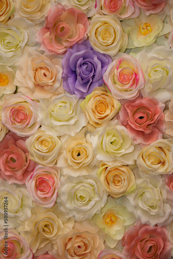 layer of artificial roses at the wedding