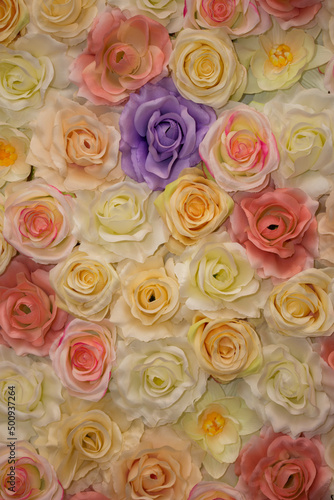 layer of artificial roses at the wedding