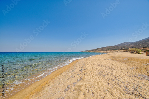 Psathi beach in Ios island, Greece © Feelmytravel