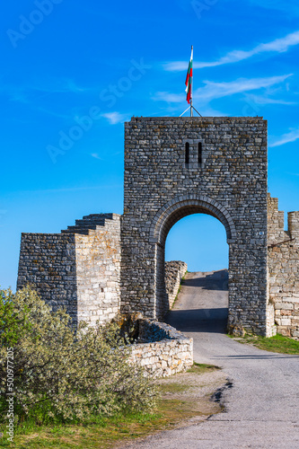 Obraz na płótnie Eingangstor zur Kaliakra Festung an der Bulgarischen Schwarzmeerküste bei Balgarevo w salonie