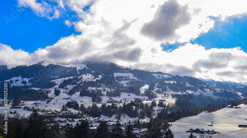 Diemtigen im Berner Oberland, Frutigen-Niedersimmental / Schweiz photo