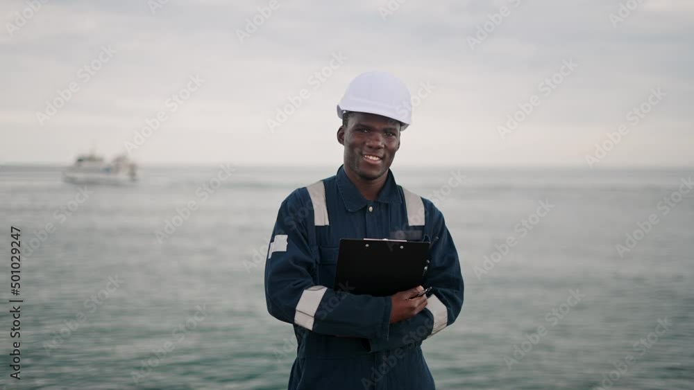 Seaman has communication with VHF handheld radio Seaman has communication with VHF handheld radio