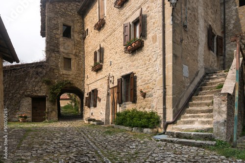 Fototapeta Naklejka Na Ścianę i Meble -  Borgo La Scola
