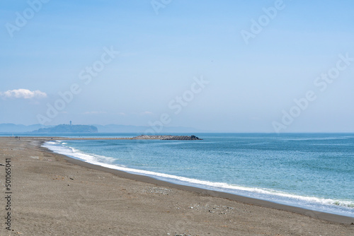 神奈川県茅ヶ崎海岸の風景 © EISAKU SHIRAYAMA