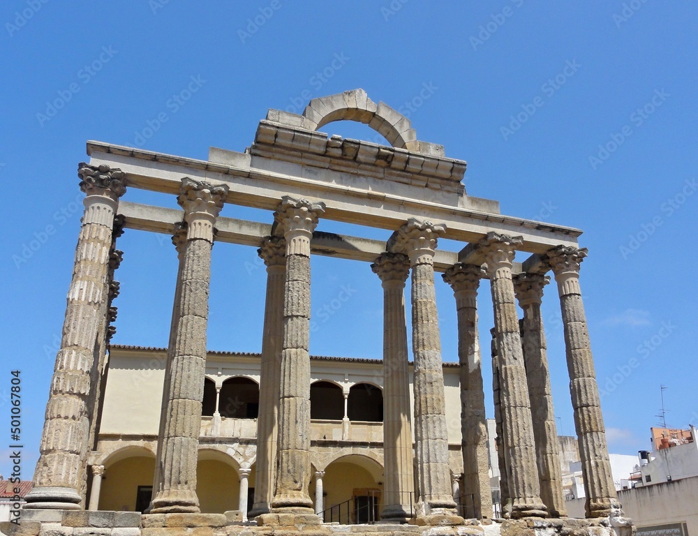 Fototapeta premium Templo de Diana - temple of Diana in merida, Extremadura - Spain 