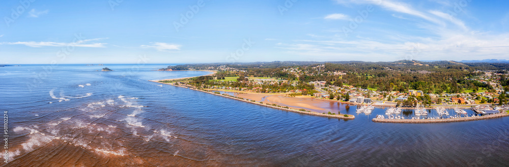 D Batemans bay town front to sea pan