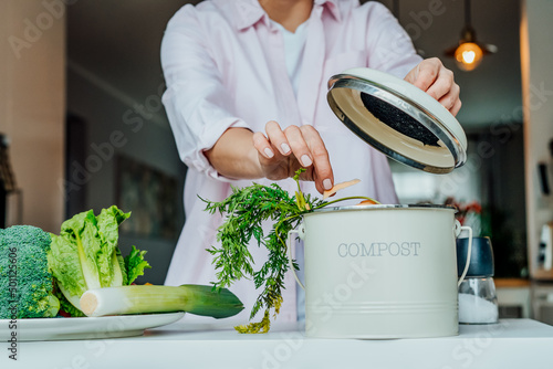 Fotografia Compost the kitchen waste, recycling at home