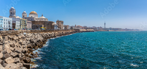 Vistas de Cádiz, antigua ciudad portuaria en el suroeste de España