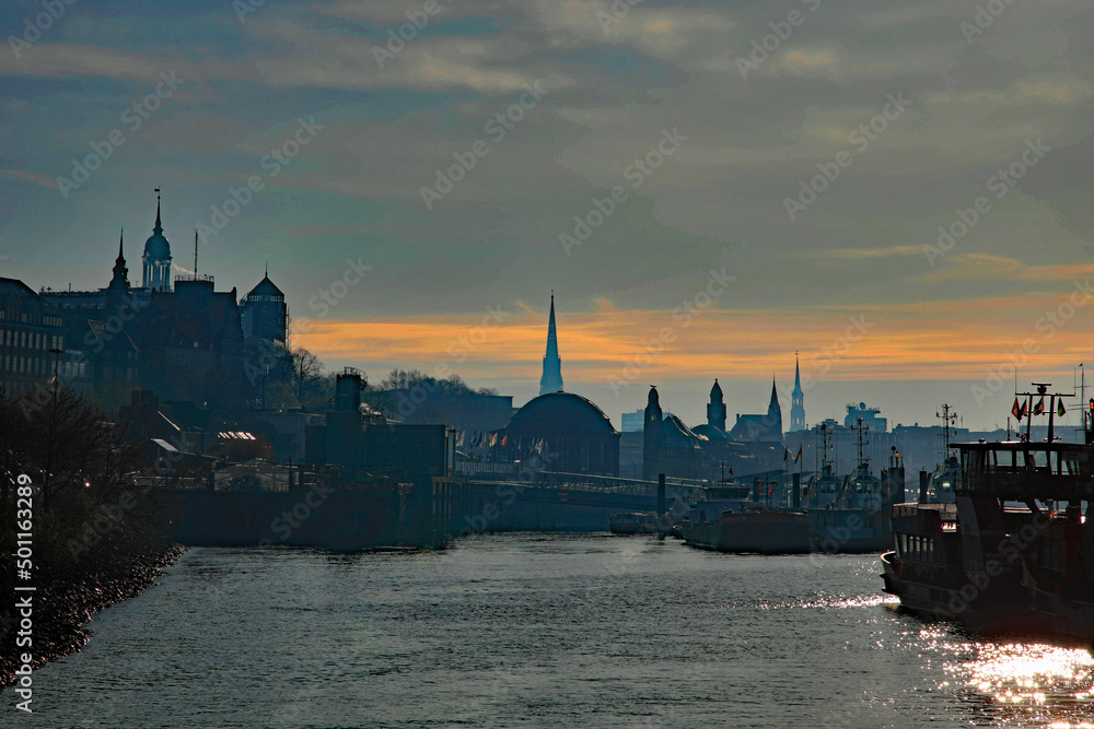 Fototapeta premium Hamburg am Morgen