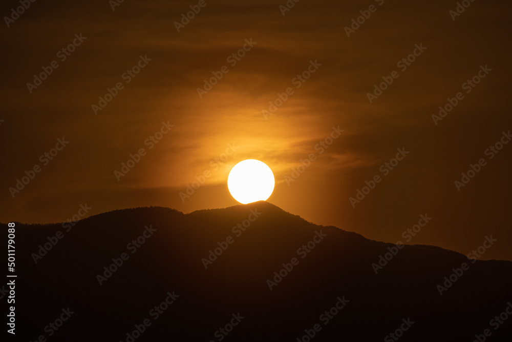 夕暮れの山岳風景 夕暮れの山岳風景