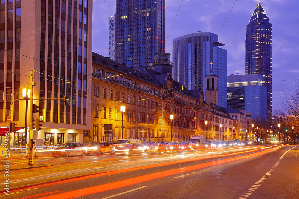 Fototapeta premium Stadtverkehr Frankfurt