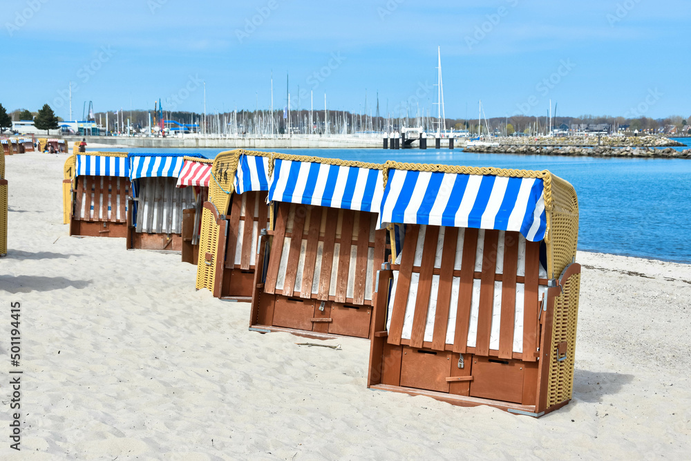 Strandkörbe in Schilksee am Strand, Ostsee Strandkörbe in Schilksee am Strand, Ostsee